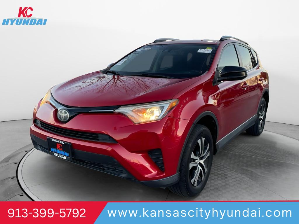2017 Toyota RAV4 LE's photo