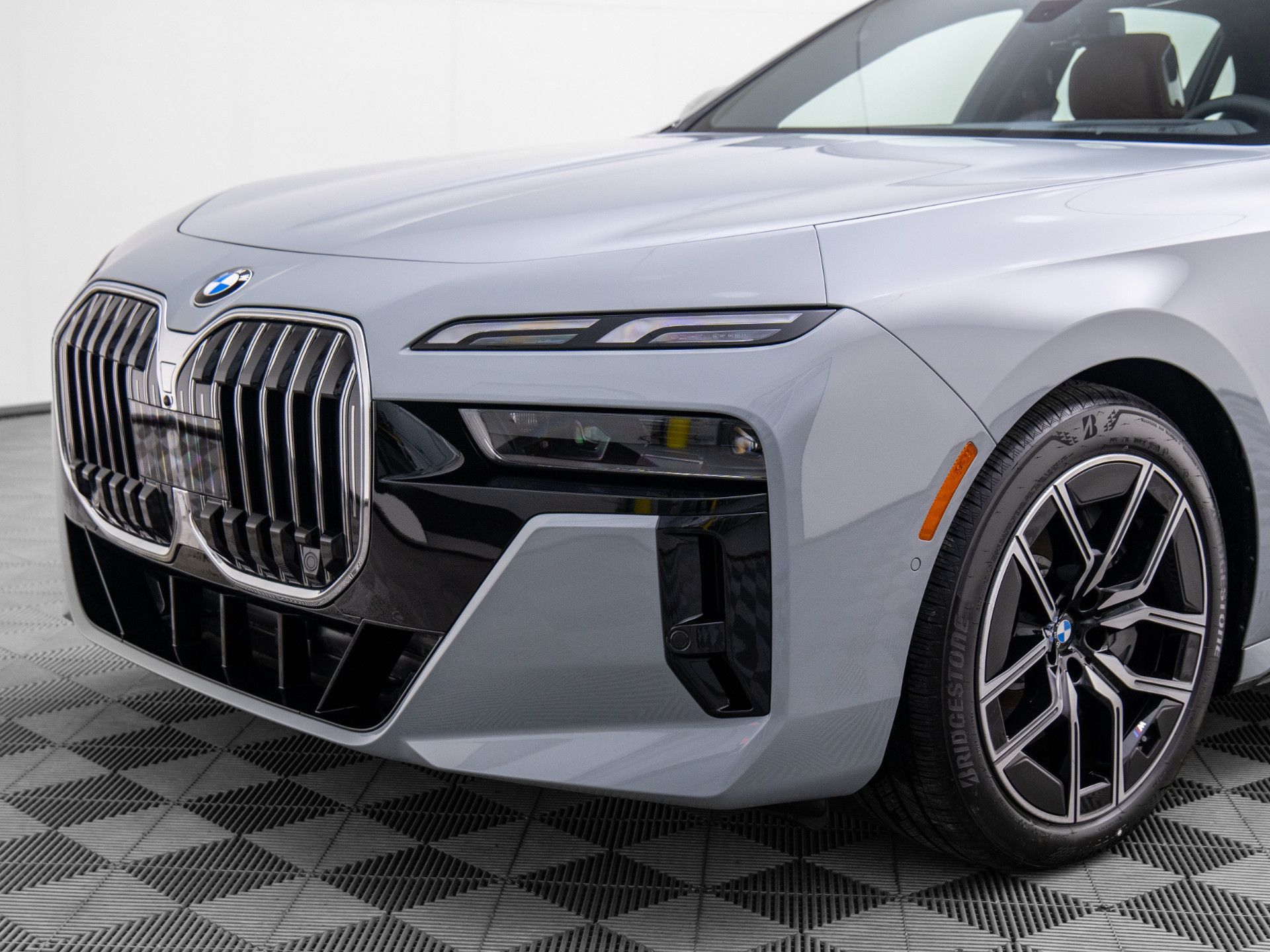 New 2025 Brooklyn Grey Metallic BMW 760i xDrive image 34