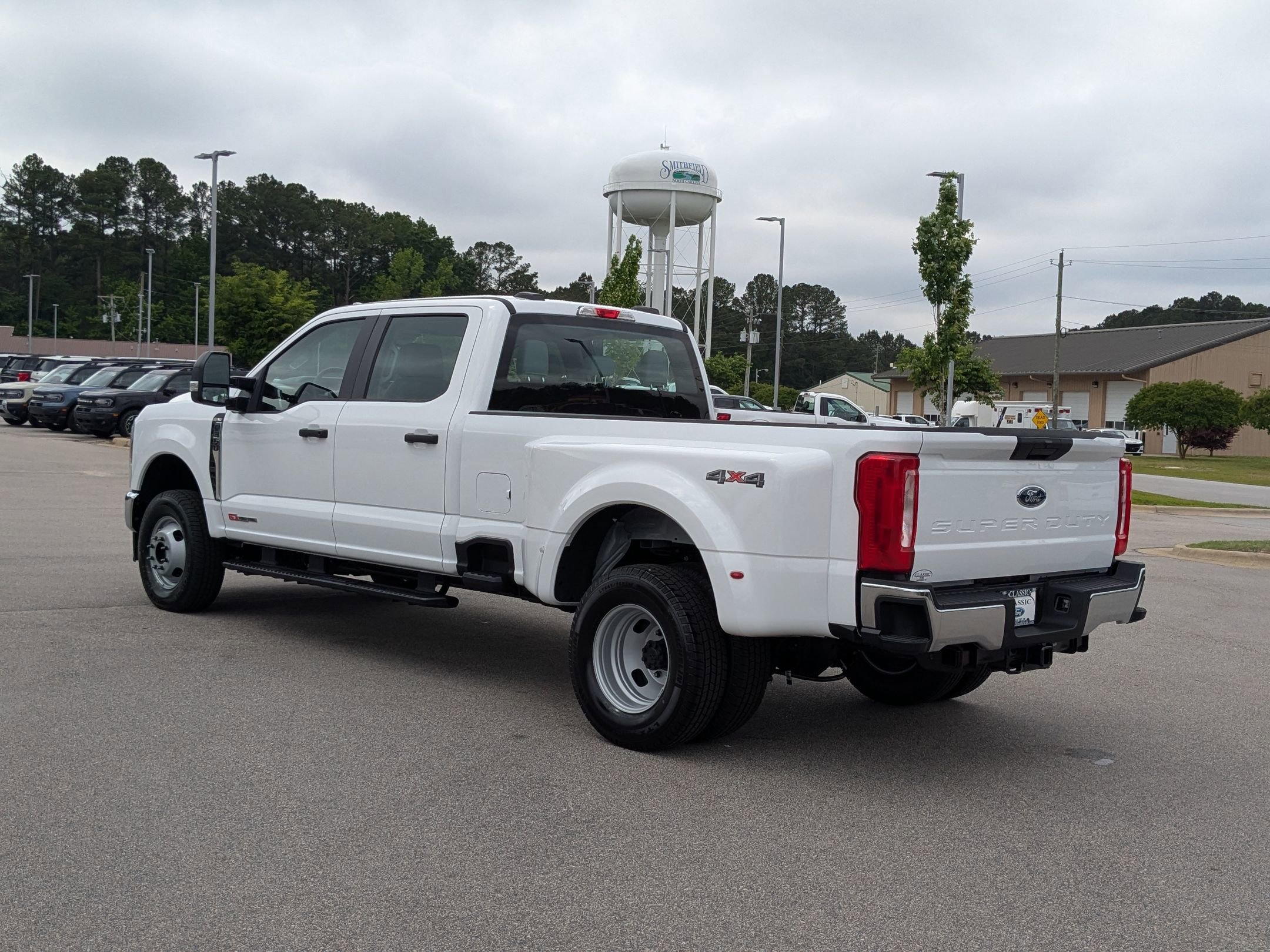 2025 Ford F-350 XL photo 9