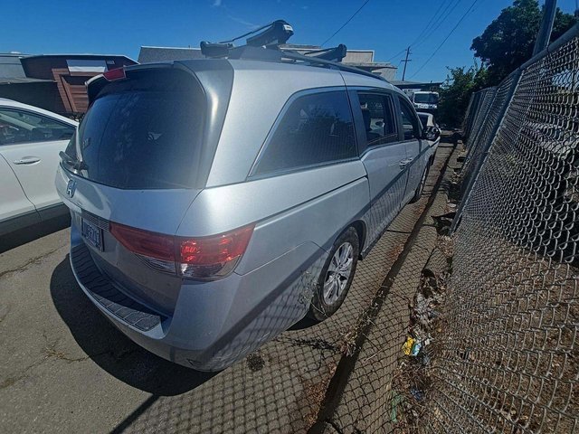 2015 Honda Odyssey EX-L photo 2