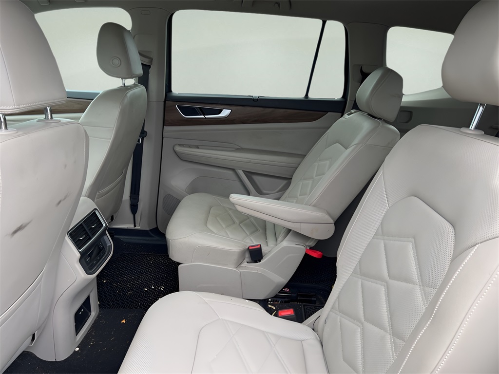 2024 Volkswagen Atlas SE Technology photo 21