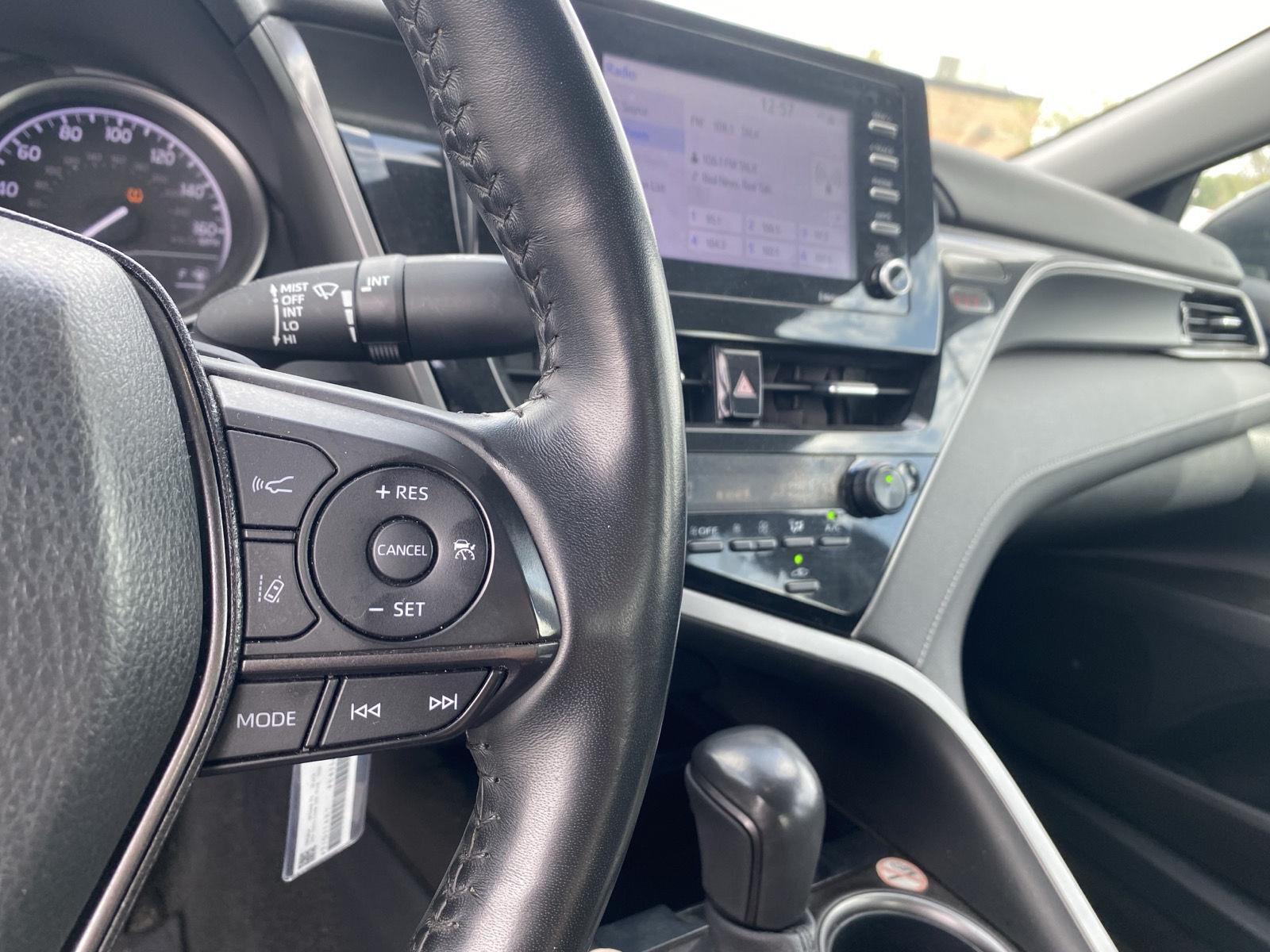 2023 Toyota Camry SE photo 14