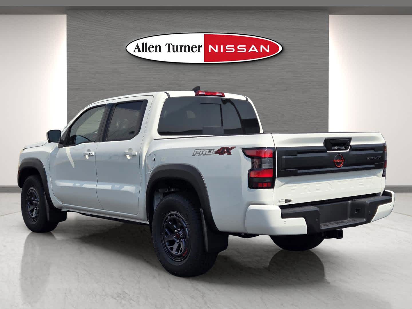 2025 Nissan Frontier Crew Cab PRO-4X photo 10