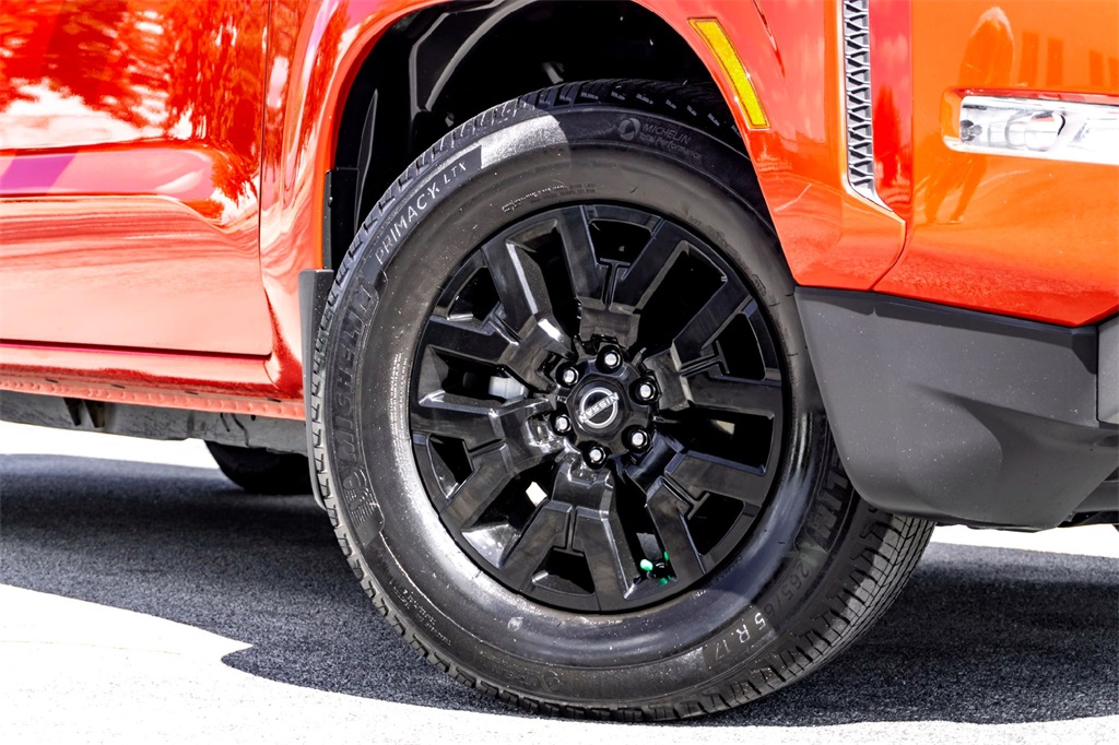 2024 Nissan Frontier SV photo 2