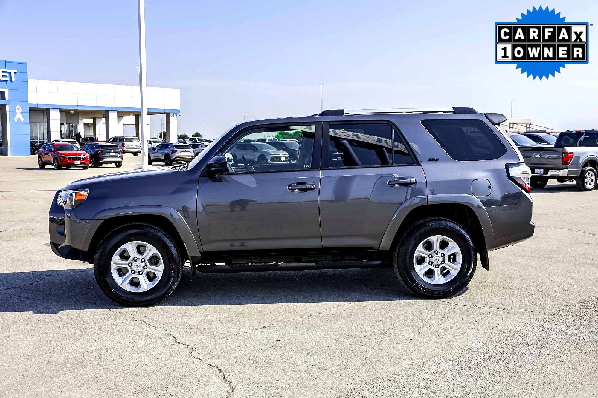 2023 Toyota 4Runner SR5 photo 3