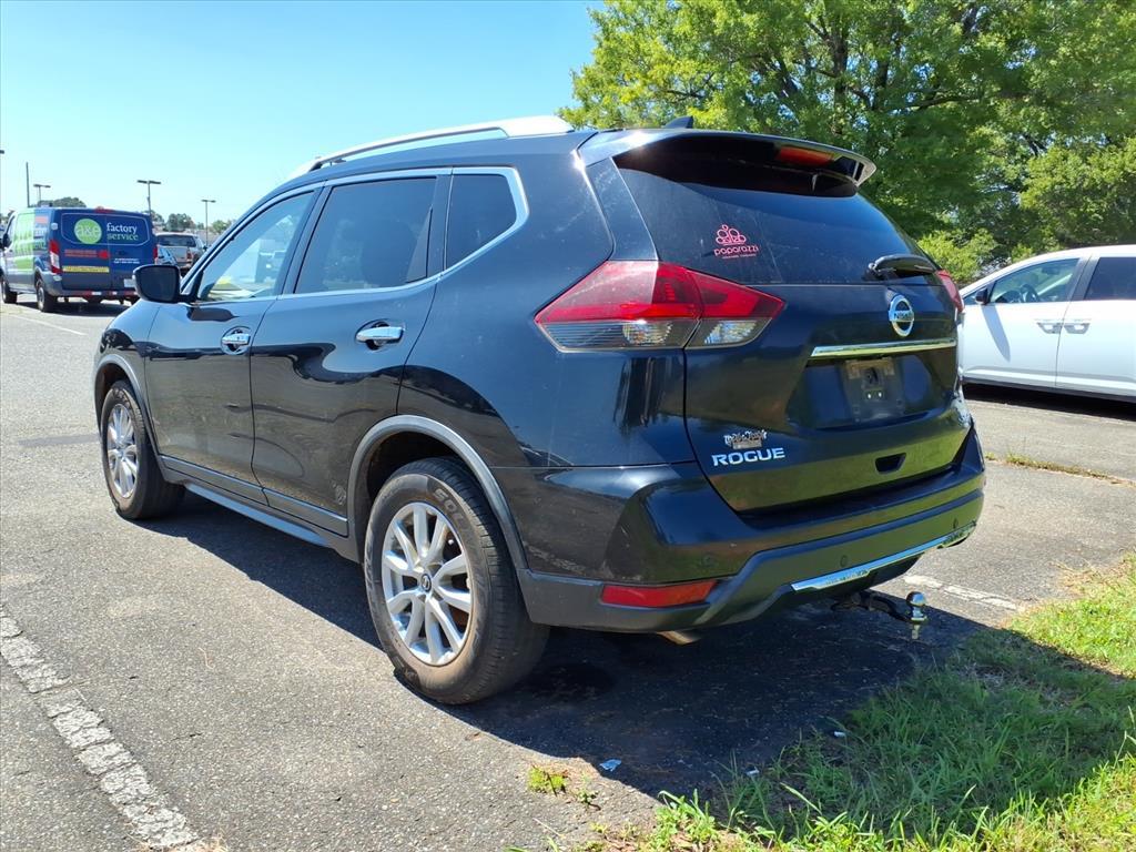 2019 Nissan Rogue SV photo 4