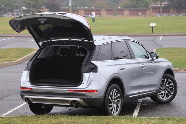 2022 Lincoln Corsair Standard photo 5