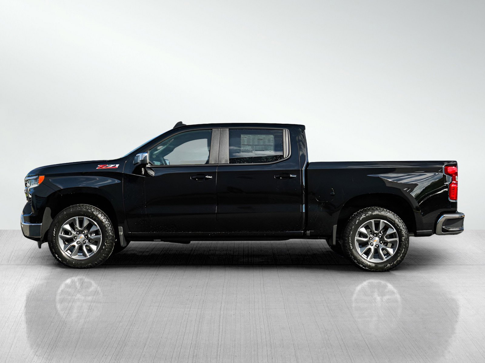 2025 Chevrolet Silverado 1500 LT photo 3