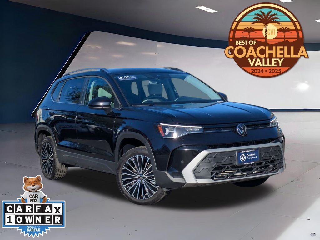 2025 Volkswagen Taos SE's photo