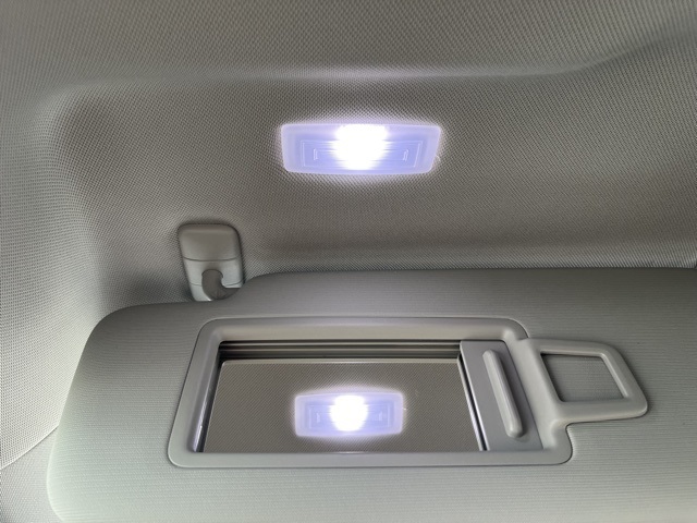 2025 Volkswagen Taos SE photo 40
