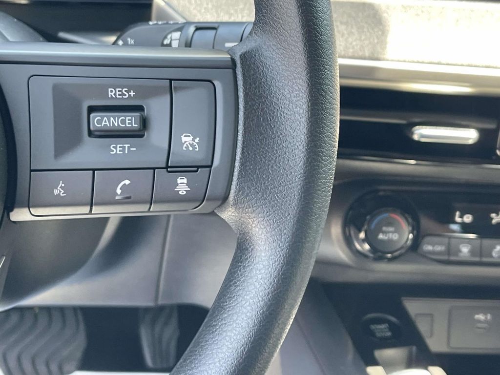 2026 Nissan Kicks SV photo 18