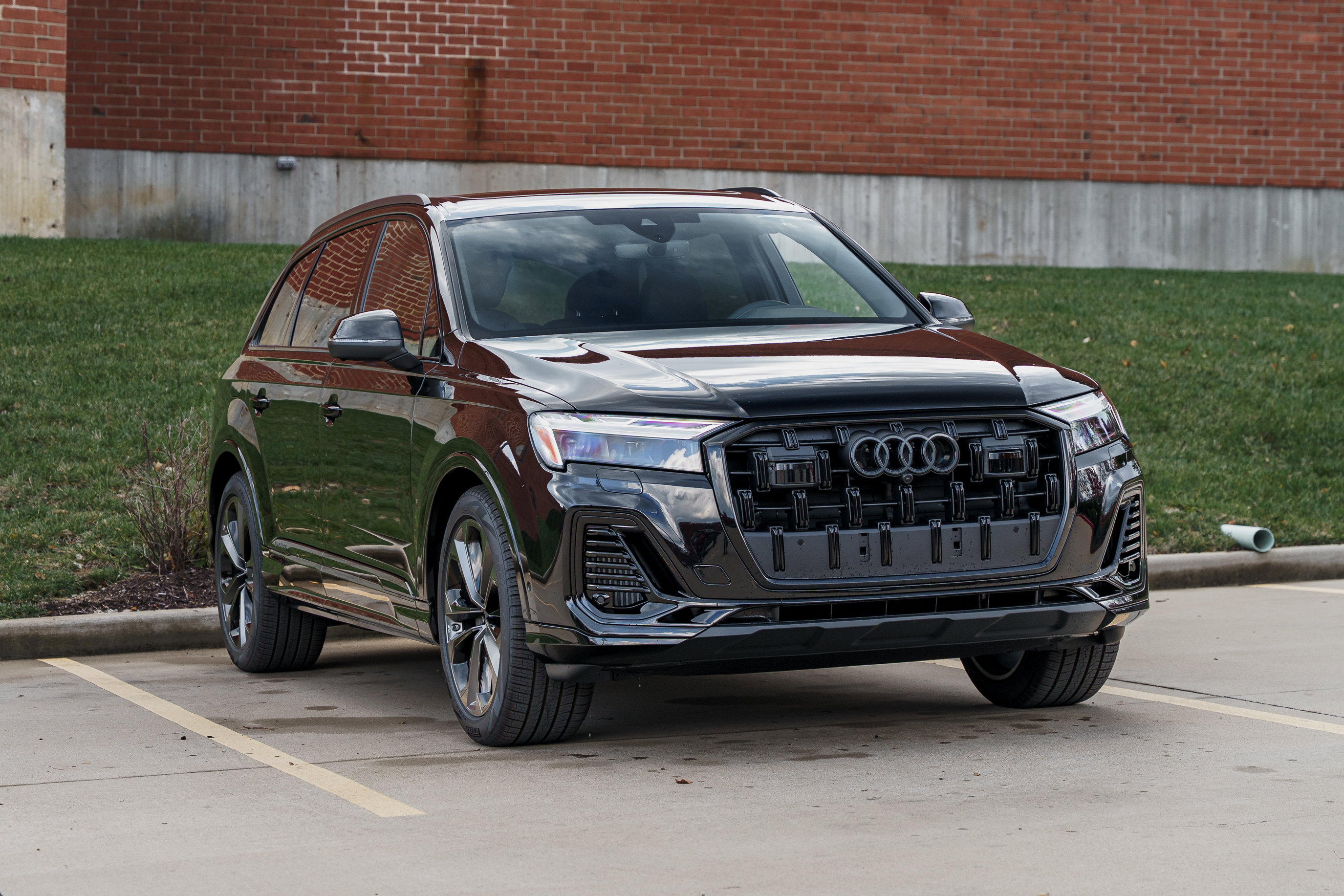 2026 Audi Q7 Premium Plus photo 2