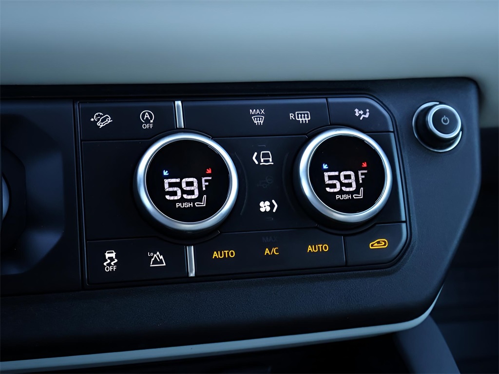 2022 Land Rover Defender 110 SE photo 21