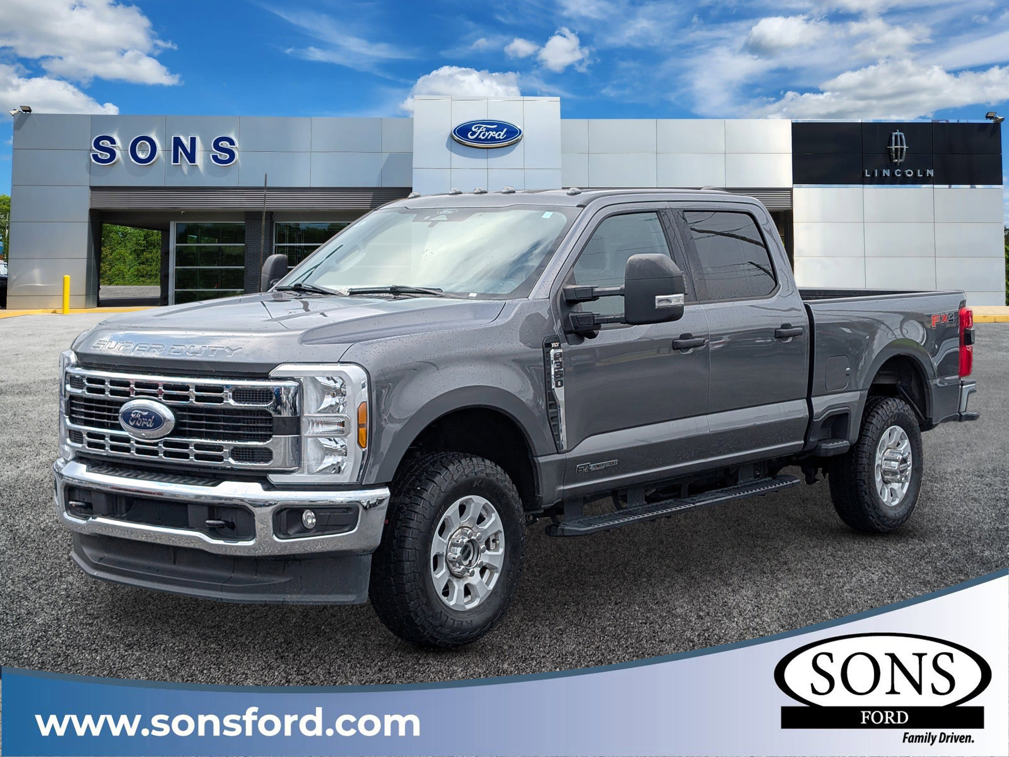 2024 Ford F-350 Super Duty XLT's photo
