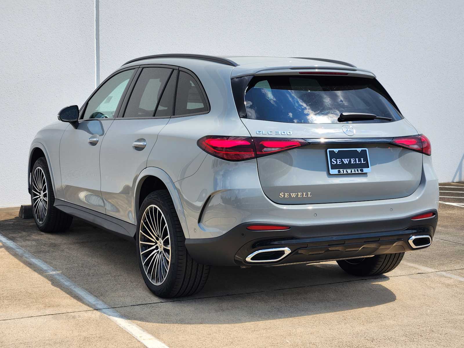 2026 Mercedes Benz GLC 300 photo 3