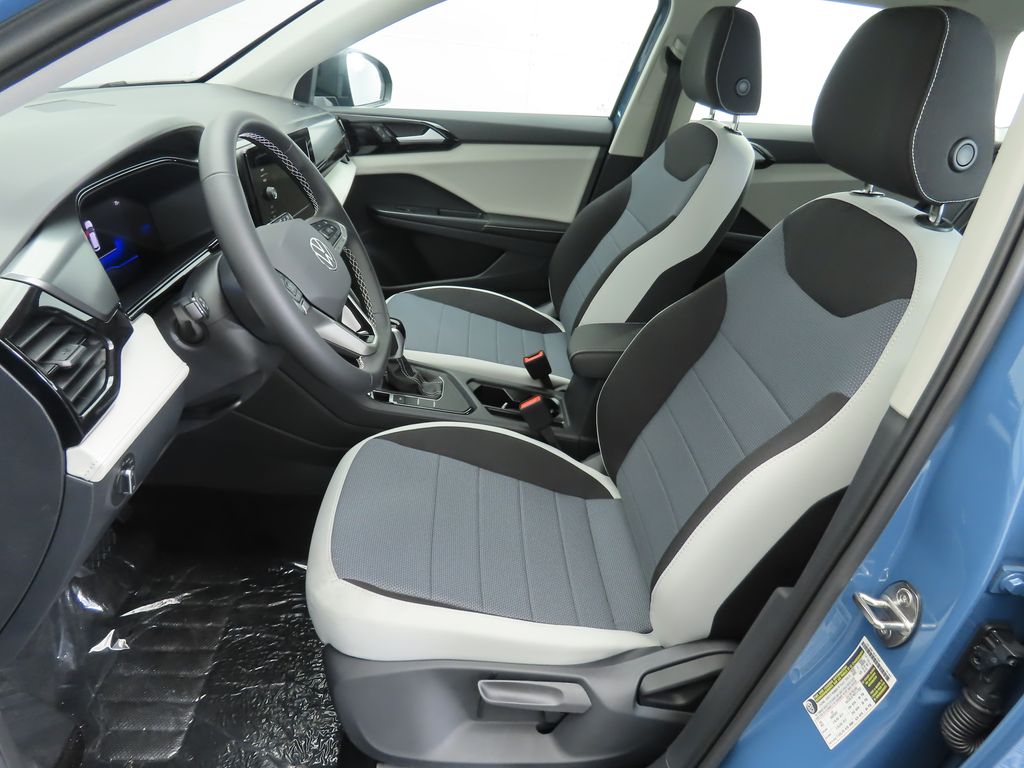 2025 Volkswagen Taos S photo 17