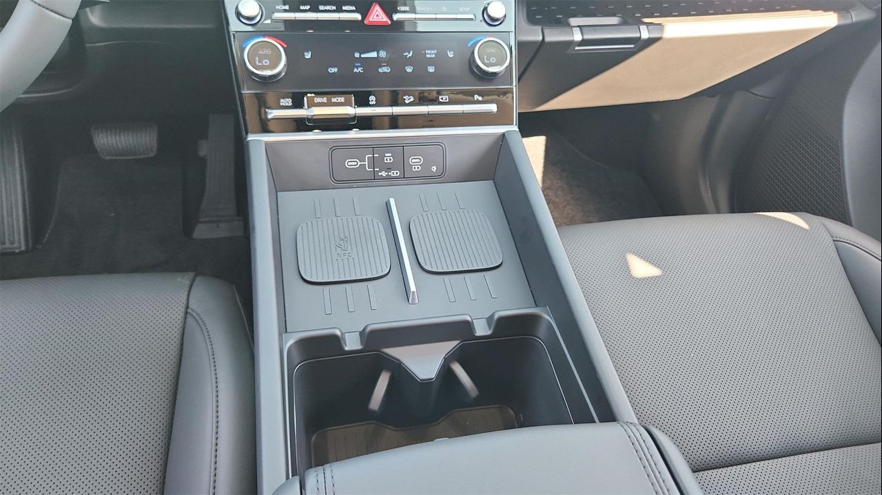 2025 Hyundai Santa Fe SEL photo 13