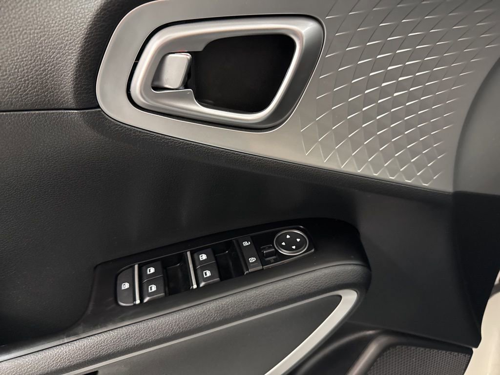 2022 Kia Soul LX photo 19