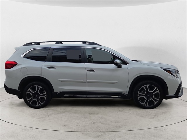 2023 Subaru Ascent Touring photo 5