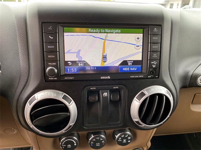 2012 Jeep Wrangler Sahara photo 13