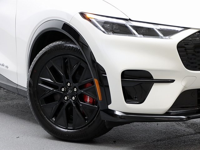 2025 Ford Mustang Mach-E Premium photo 3