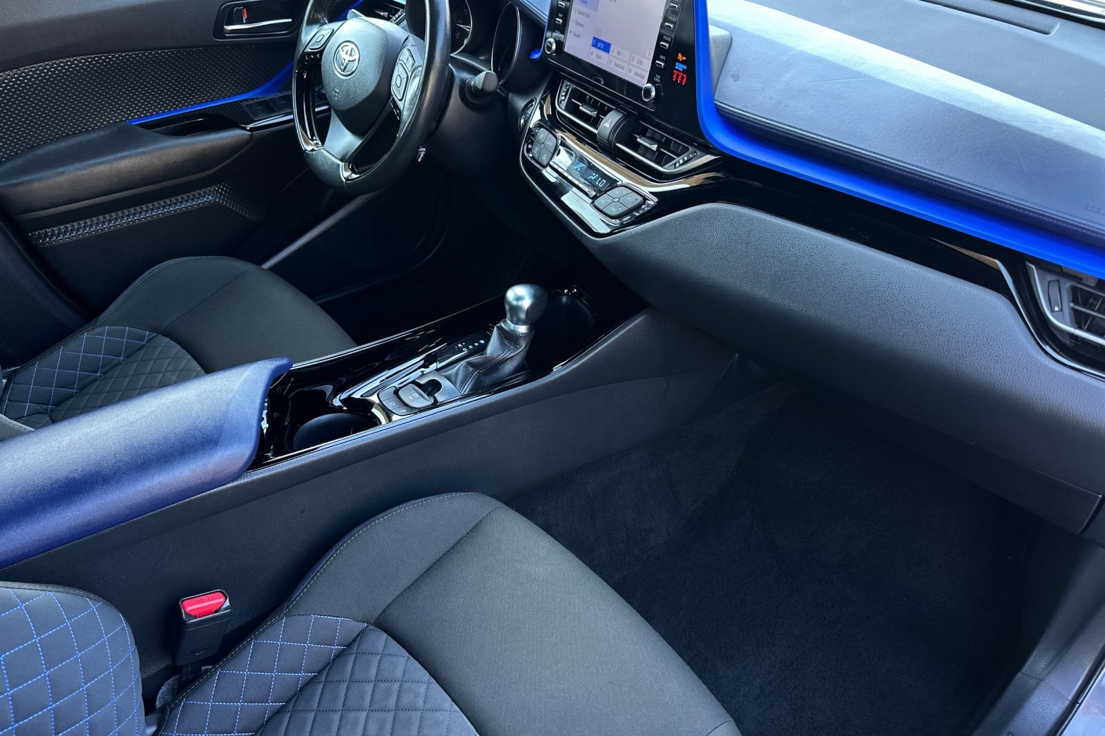 2022 Toyota C-HR Nightshade Edition photo 15