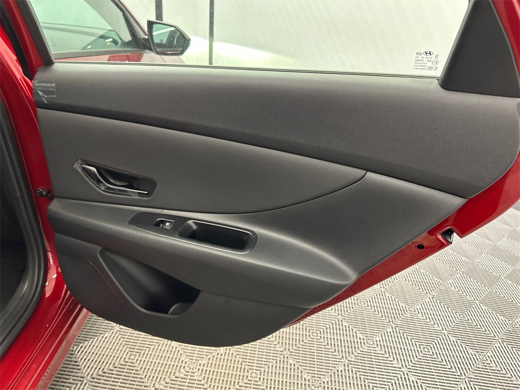 2025 Hyundai Elantra Hybrid SEL Sport photo 16