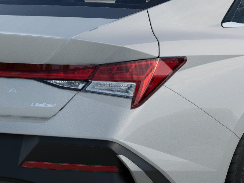 2025 Hyundai Elantra Limited photo 8