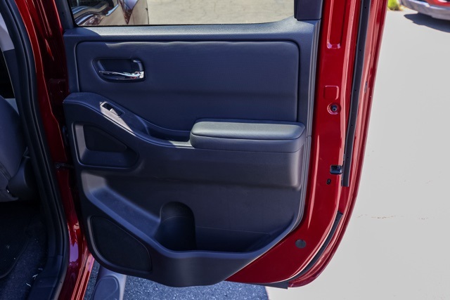 2024 Nissan Frontier SV photo 17