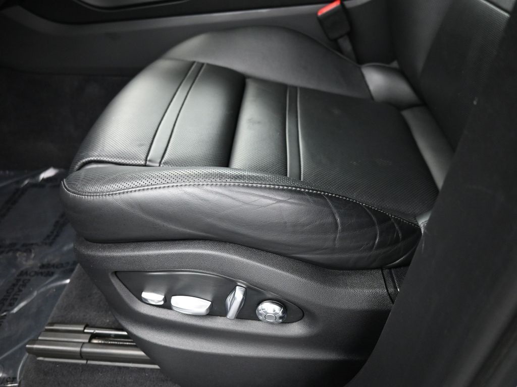 2020 Porsche Cayenne Base photo 4