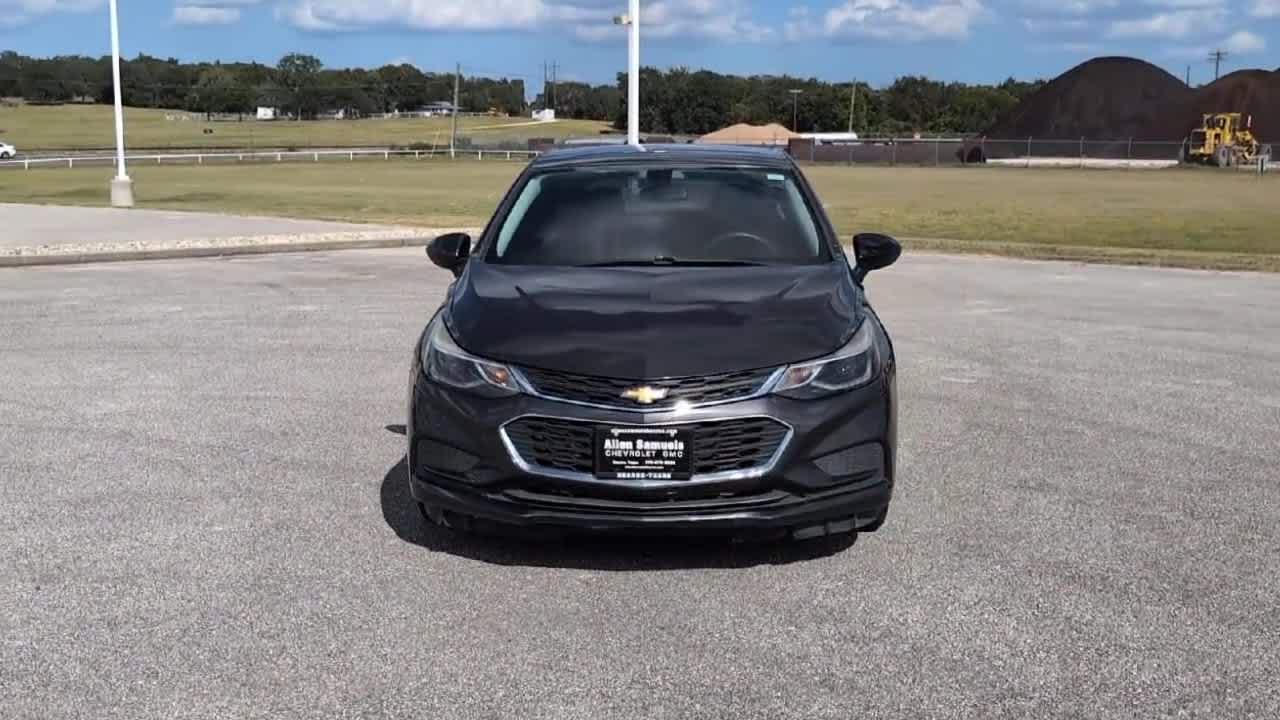 2017 Chevrolet Cruze LT photo 3