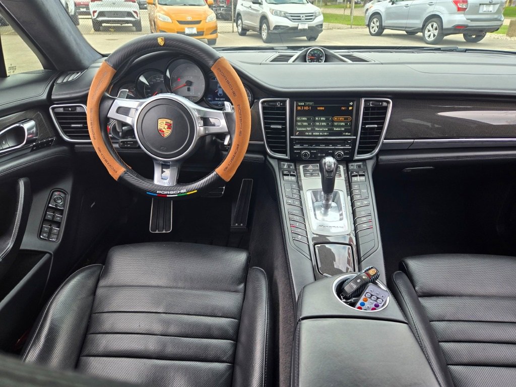 2015 Porsche Panamera GTS photo 22