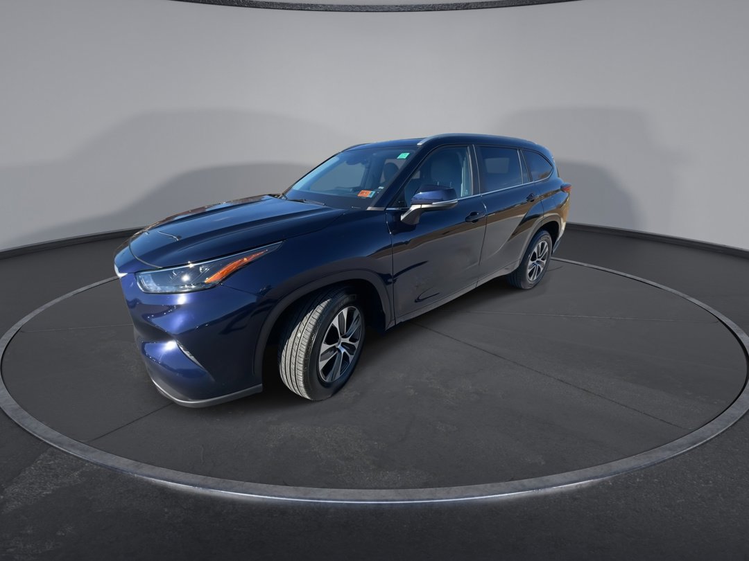 2023 Toyota Highlander XLE photo 3