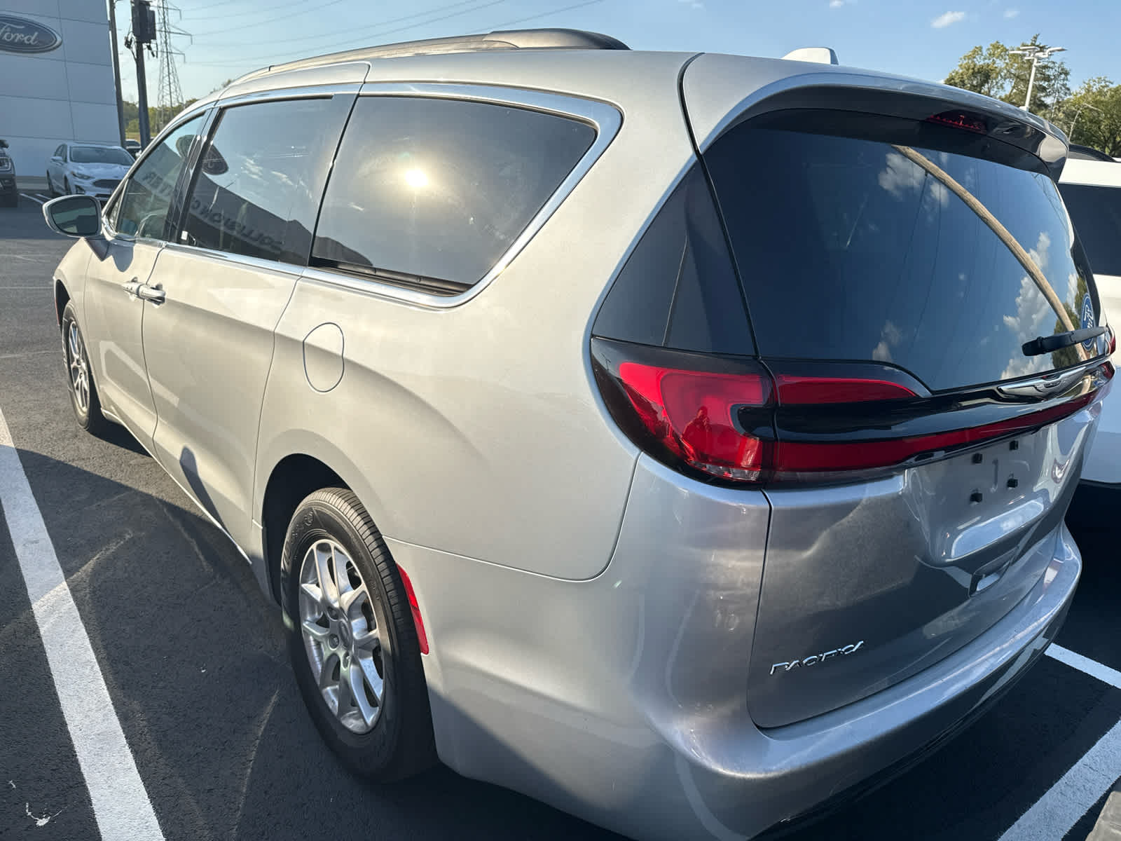 2022 Chrysler Pacifica Touring L photo 4