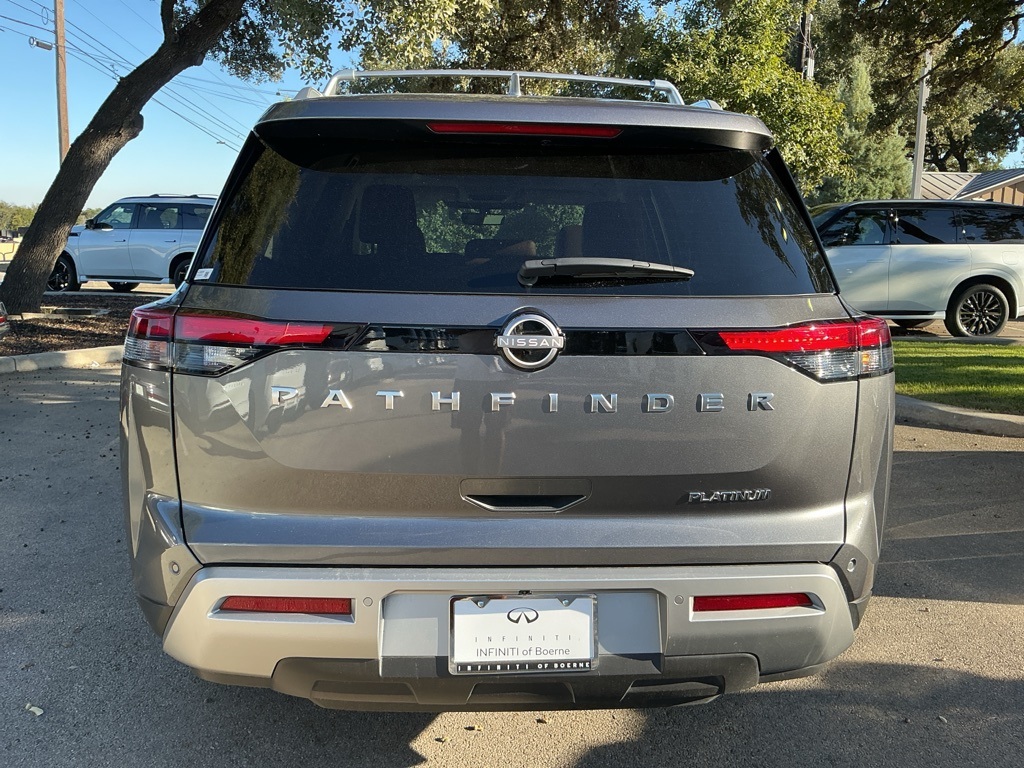 2024 Nissan Pathfinder Platinum photo 3