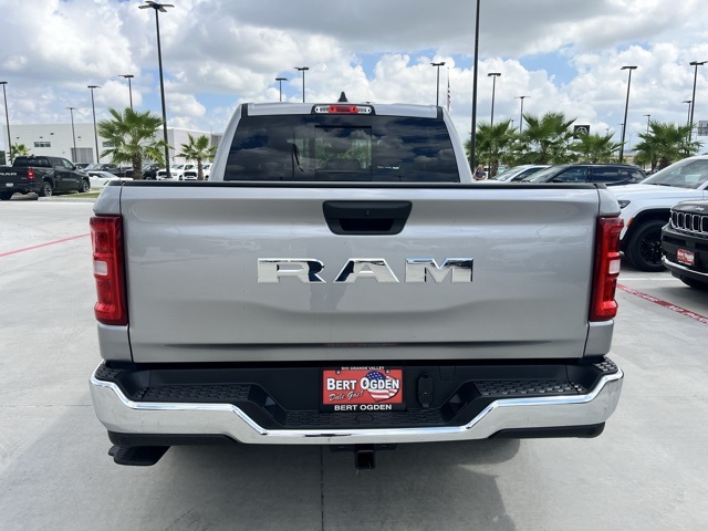 2025 Ram 1500 Tradesman photo 4