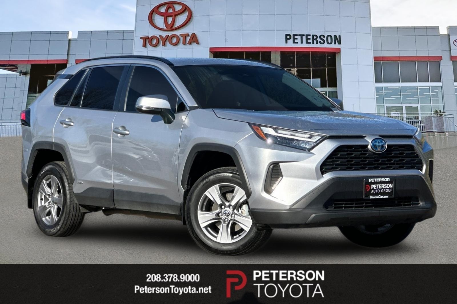2024 Toyota RAV4 XLE's photo
