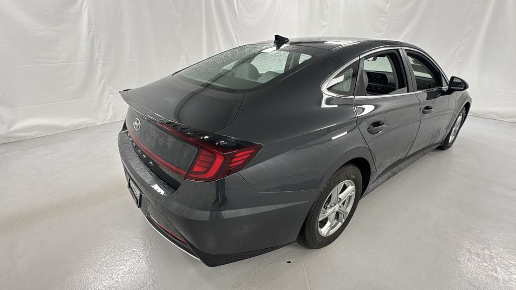 2022 Hyundai Sonata SE photo 3