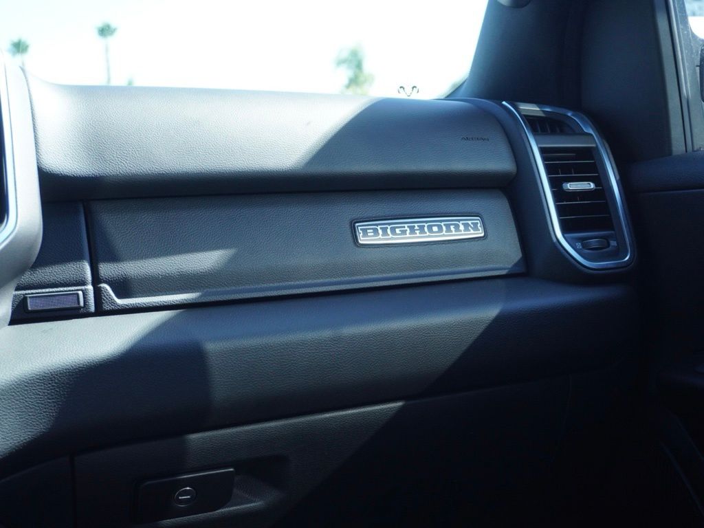 New 2025 Diamond Black Crystal Pearl-Coat Exterior Paint RAM Big Horn Sport Appearance Edition image 28