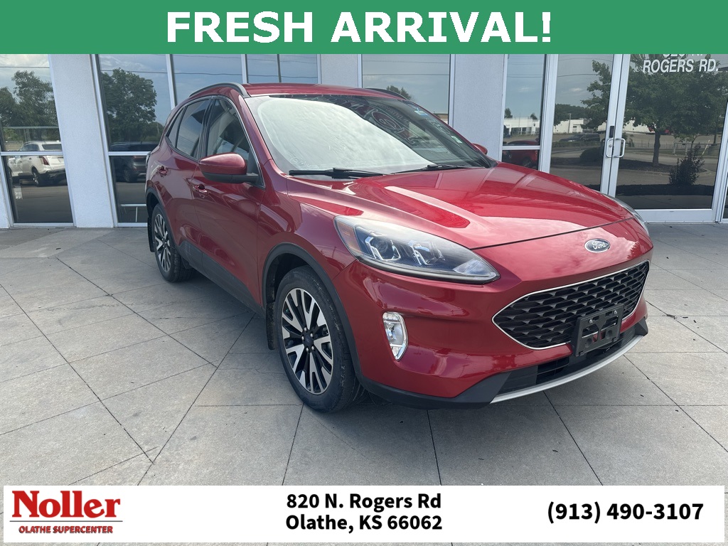 2020 Ford Escape SEL photo 3