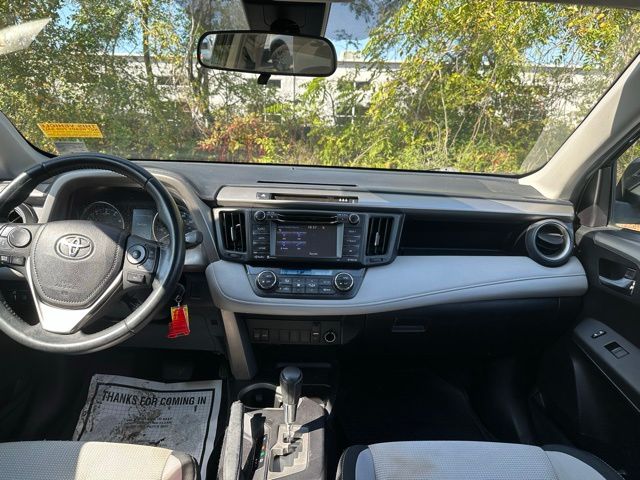 2017 Toyota RAV4 XLE photo 26