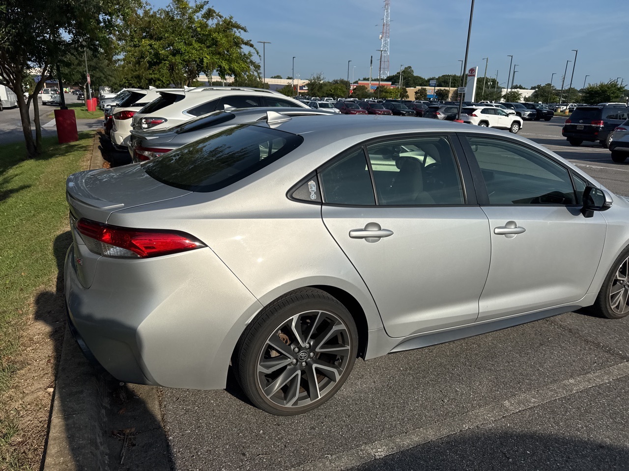 2022 Toyota Corolla SE photo 6