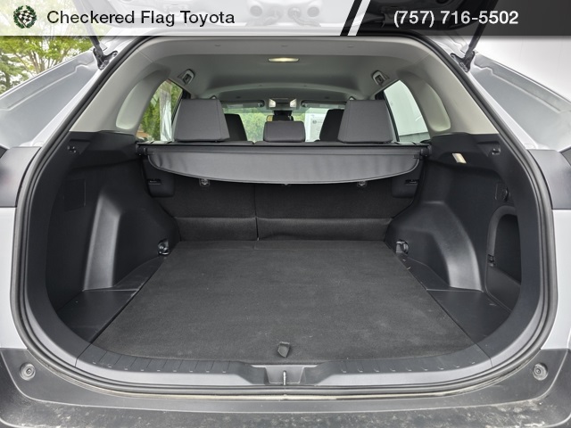 2024 Toyota RAV4 Hybrid XLE photo 11