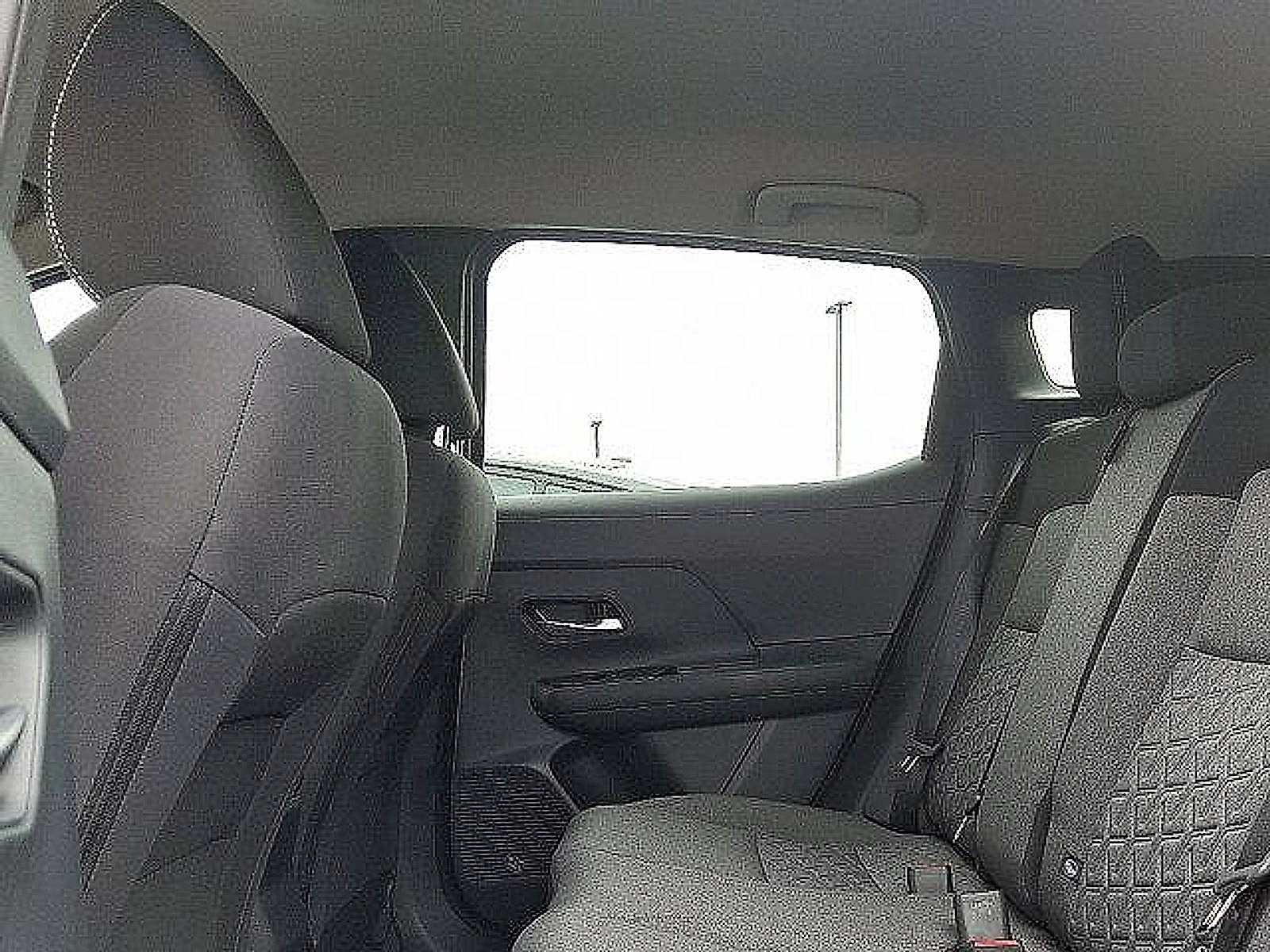 2025 Nissan Kicks SV photo 4