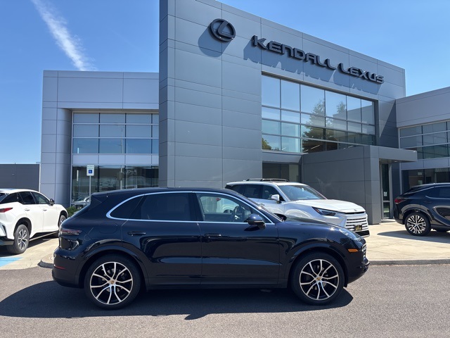 2020 Porsche Cayenne Base photo 2