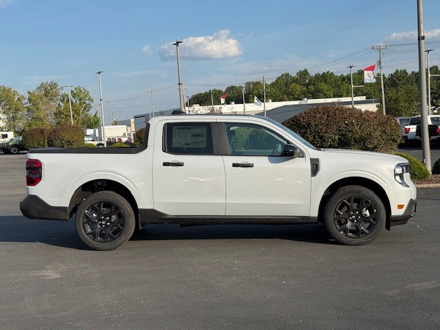 2025 Ford Maverick XLT photo 2