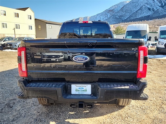 2025 Ford F-350 Lariat photo 4