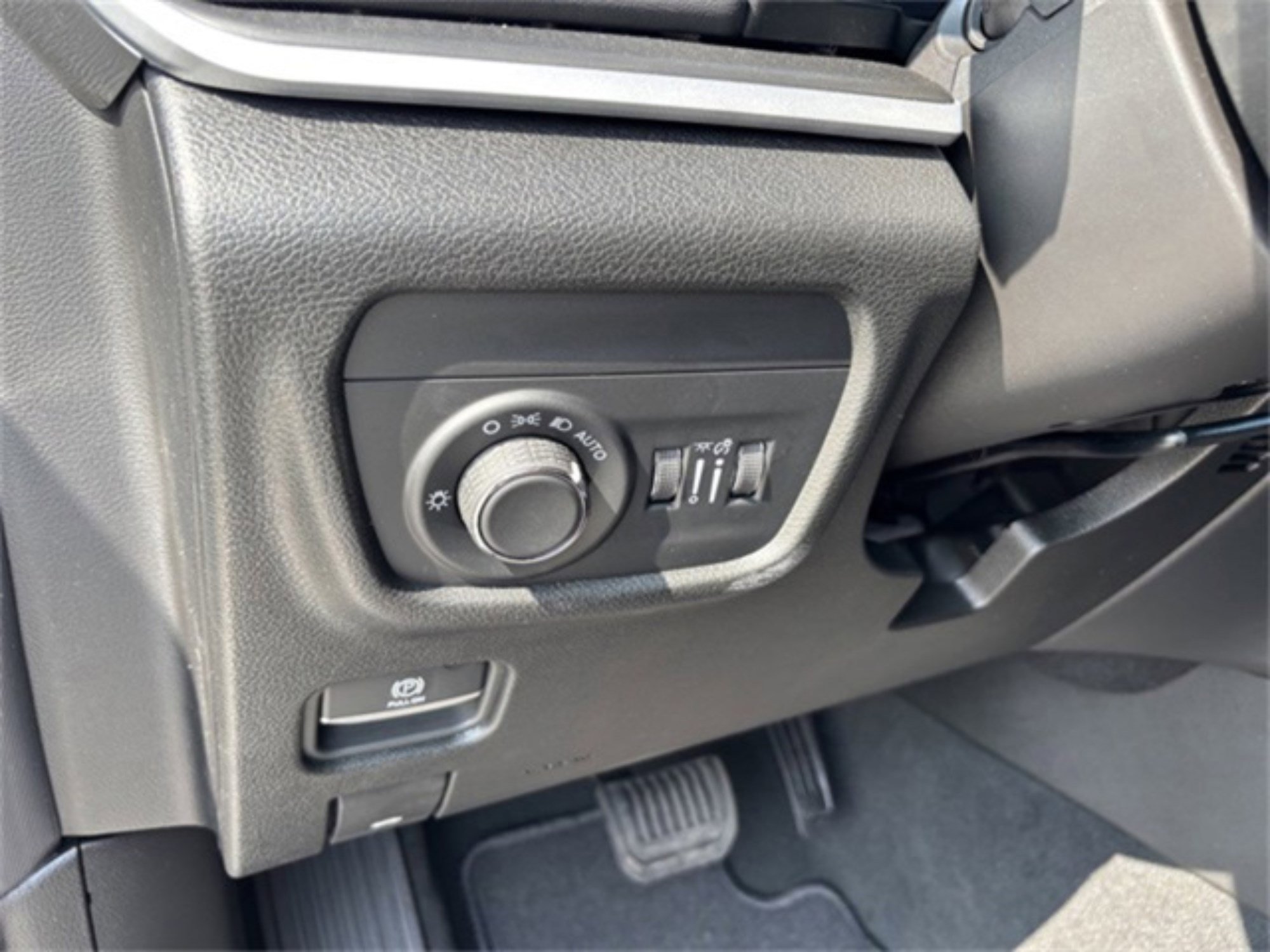 2025 Jeep Grand Cherokee Laredo Altitude photo 25