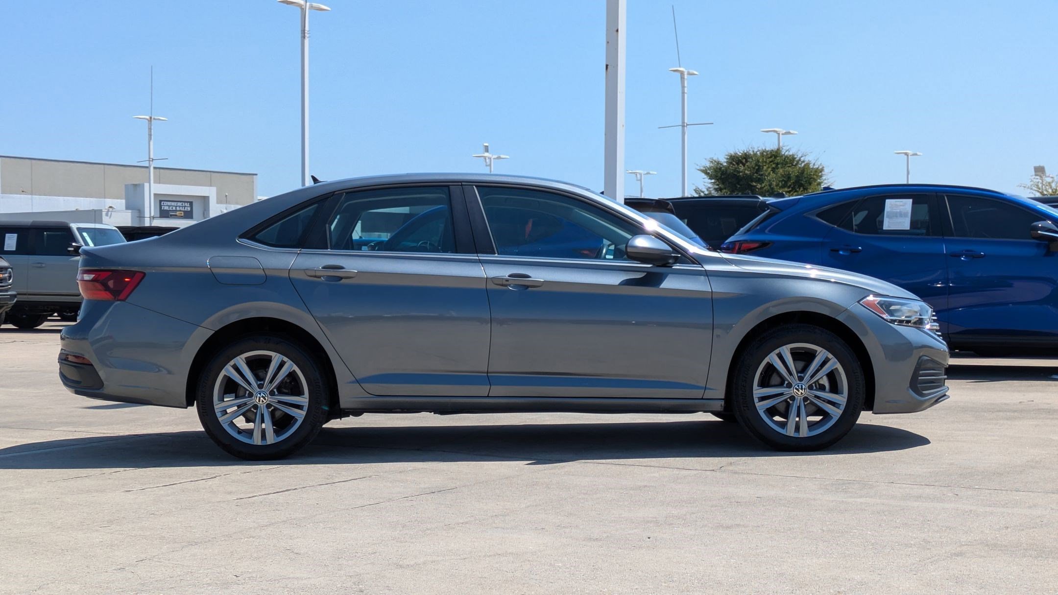 2024 Volkswagen Jetta 1.5T SE photo 2