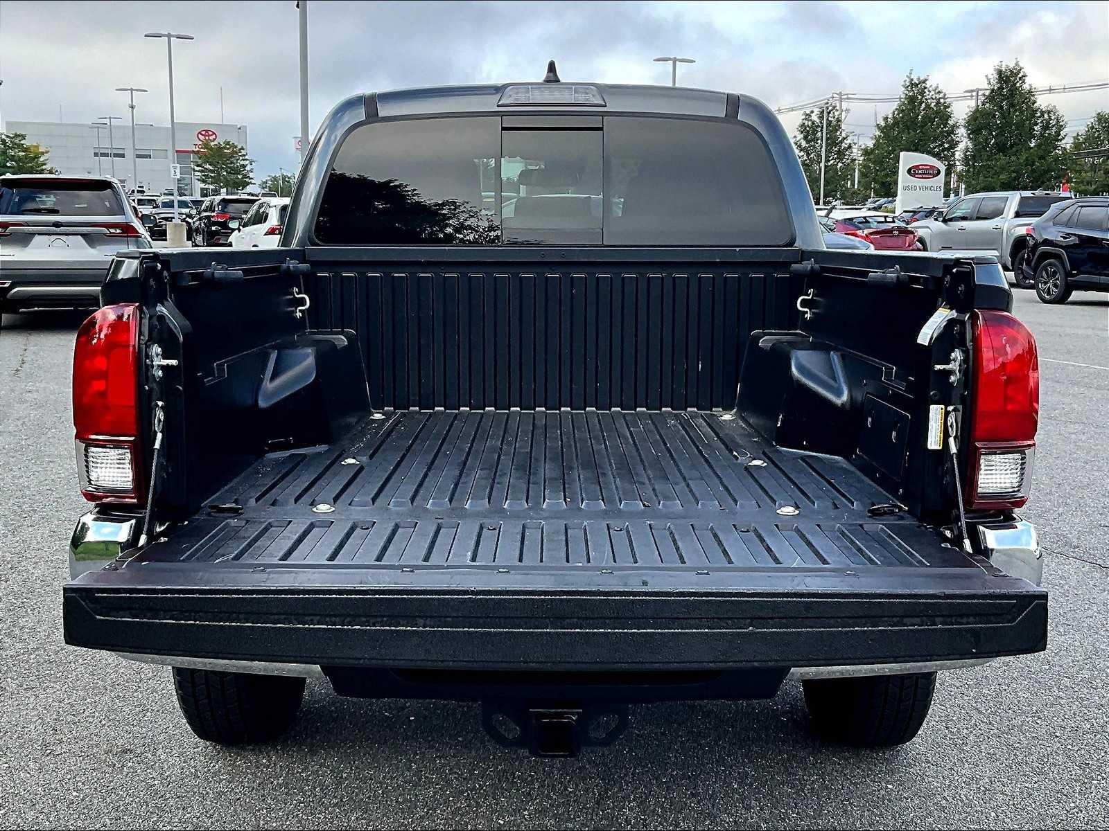 2022 Toyota Tacoma SR5 photo 31